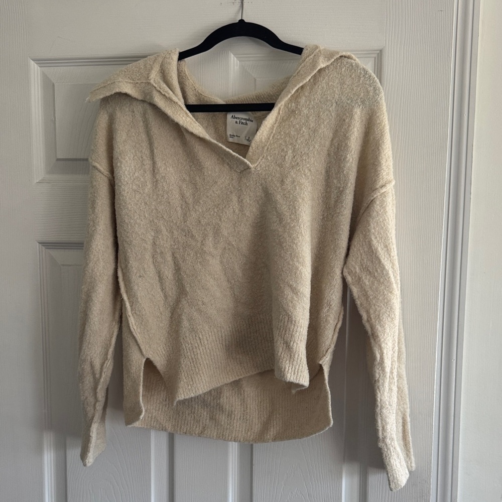 Abercrombie & Fitch Cream Knit Sweater